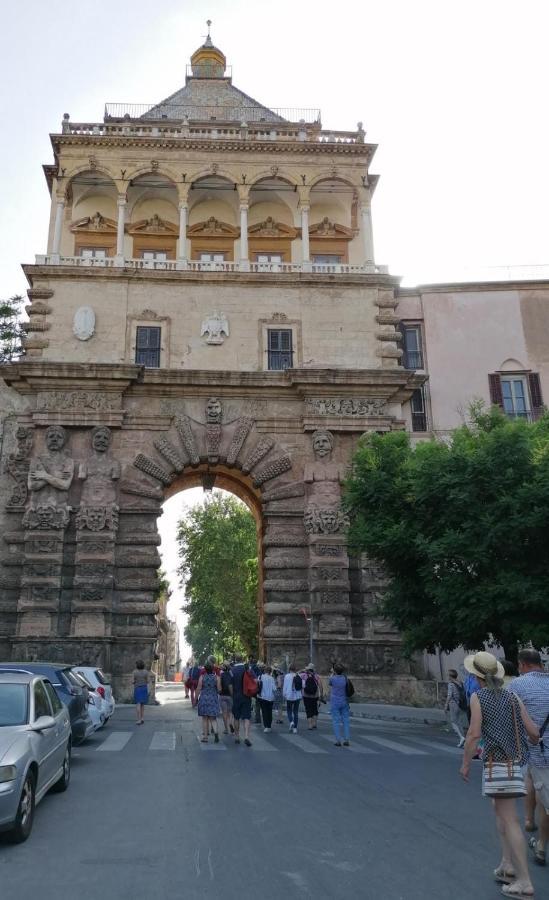 La Casa Dei Leoni Di Sicilia Apartment Palermo Luaran gambar